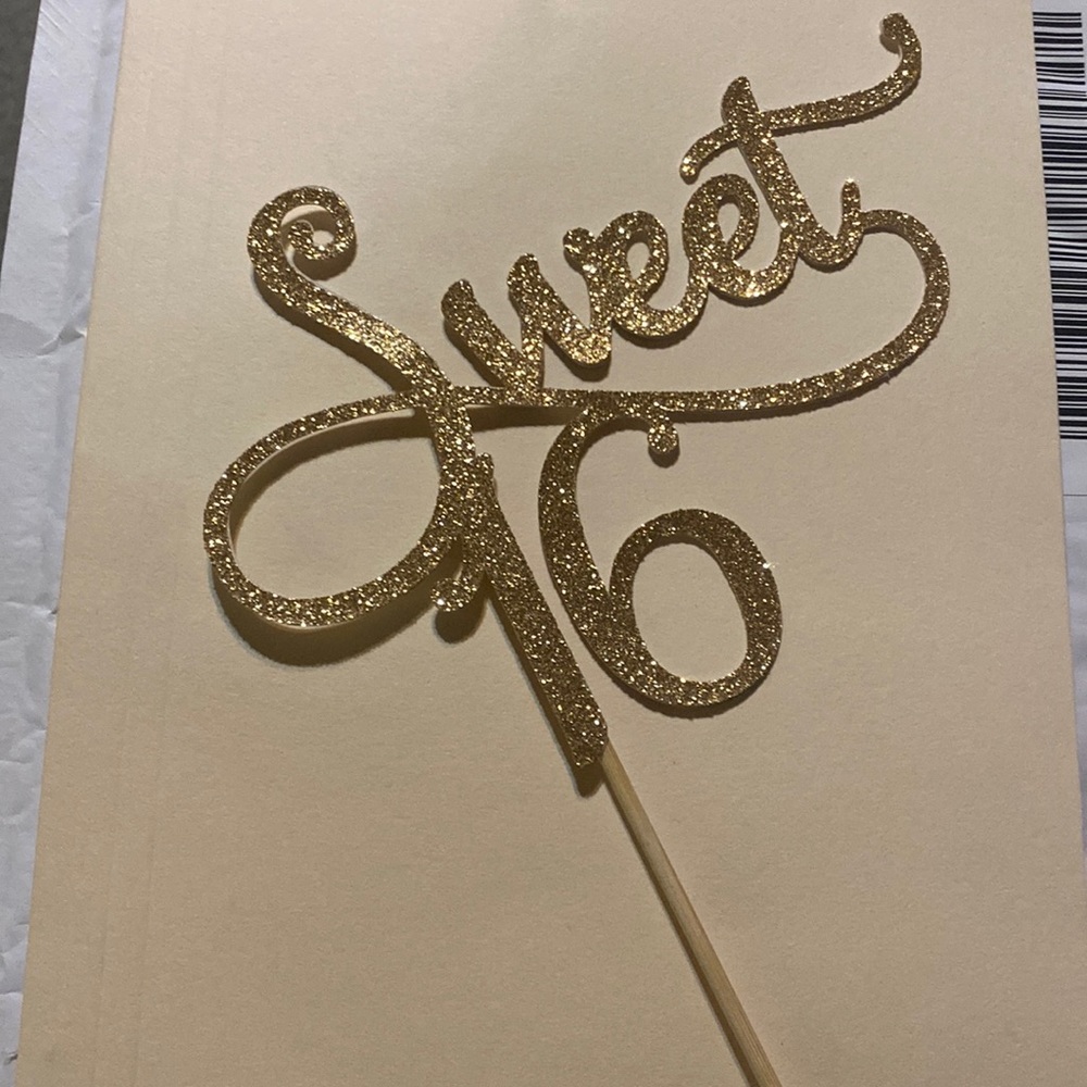 Sweet 16 cake decoration